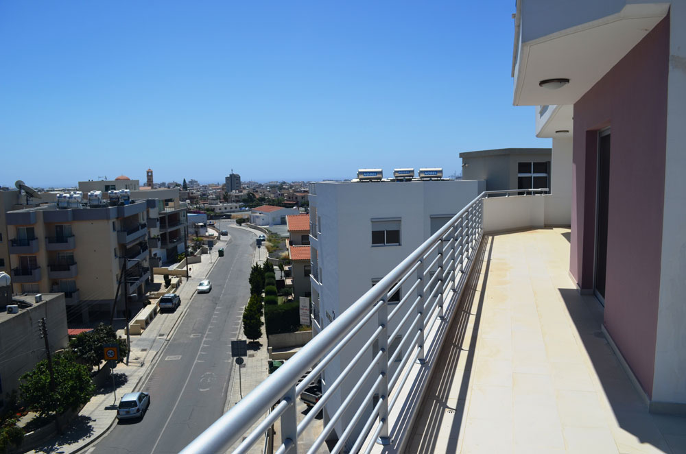 DSC_0372 St. Apartments